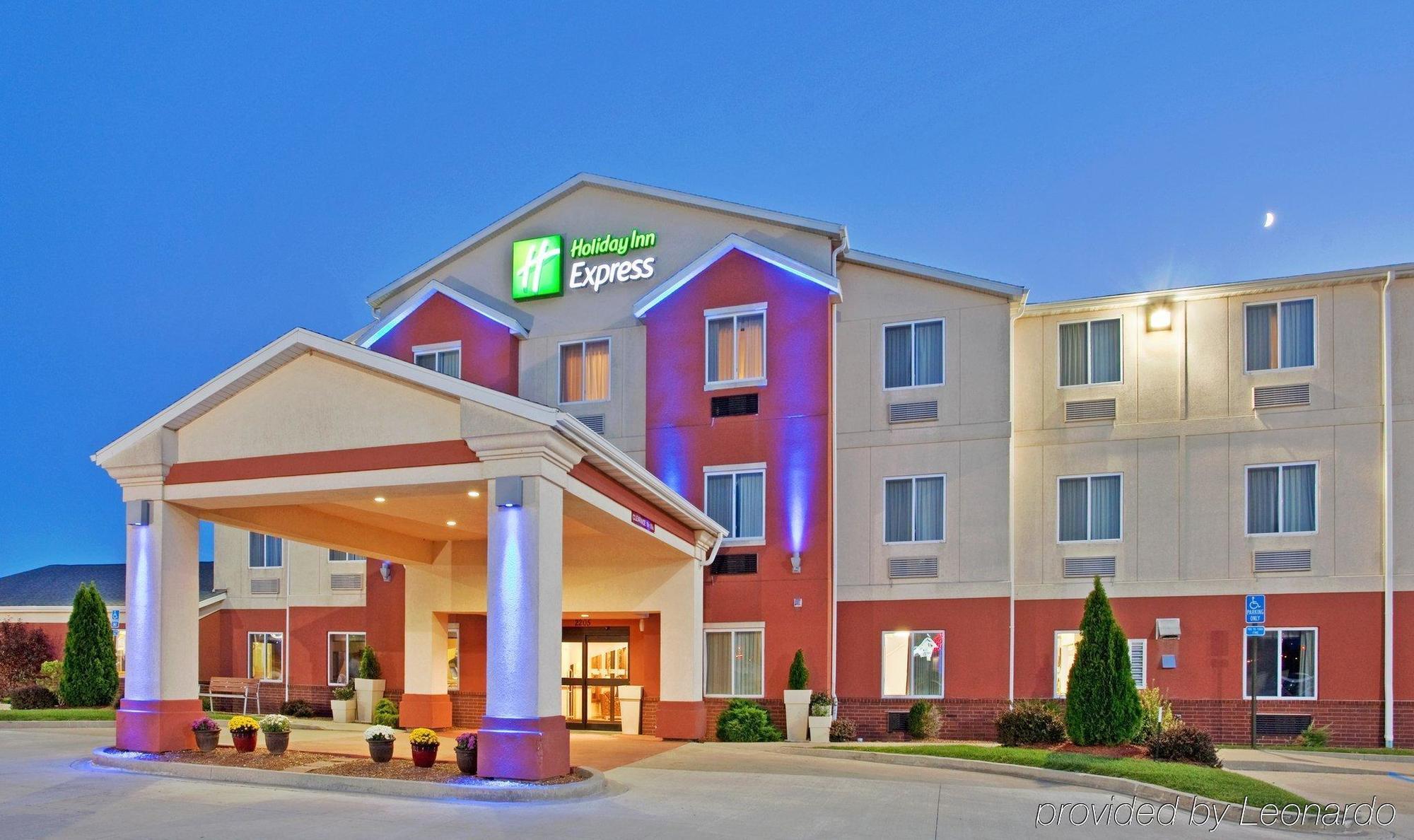 Baymont By Wyndham Fulton Hotel Екстериор снимка